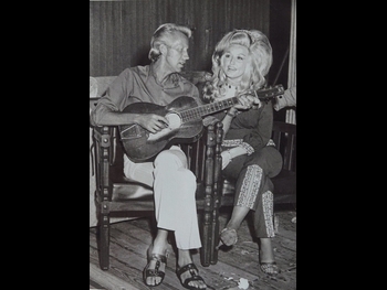  alt="Dolly Parton"