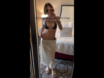  alt="Shelley Hennig"