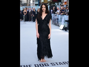  alt="Margaret Qualley"