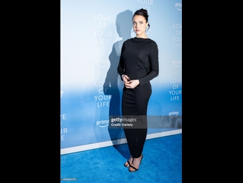  alt="Margaret Qualley"