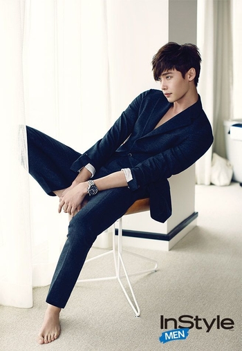 Jong-Suk Lee