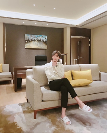 Jong-Suk Lee