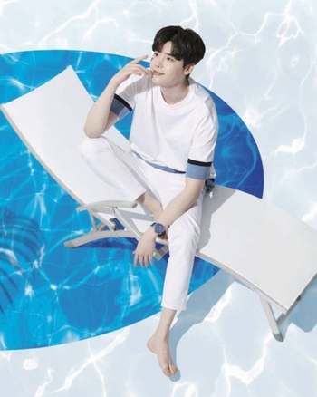 Jong-Suk Lee