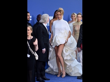  alt="Adriana Karembeu"