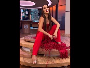  alt="Claudia Lizaldi"