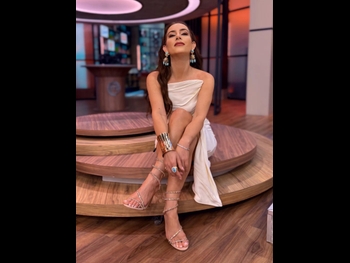  alt="Claudia Lizaldi"