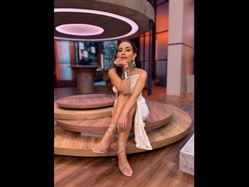  alt="Claudia Lizaldi"