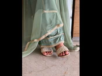  alt="Mukti Mohan"