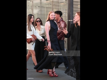  alt="Sarah Snook"