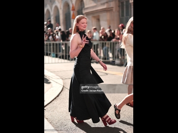  alt="Sarah Snook"