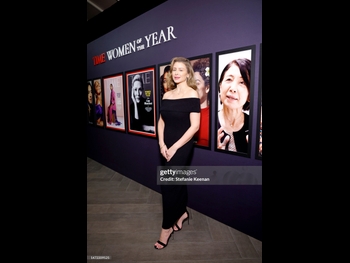  alt="Lo Bosworth"