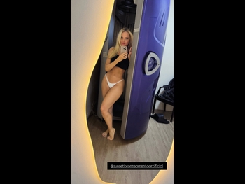  alt="Ellen Rocche"