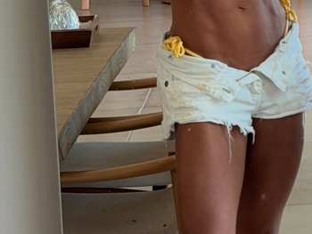 Deborah Secco