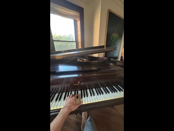  alt="Charlie Puth"