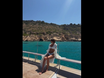  alt="Amber Davies"