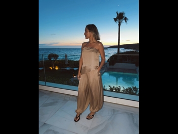  alt="Frankie Bridge"