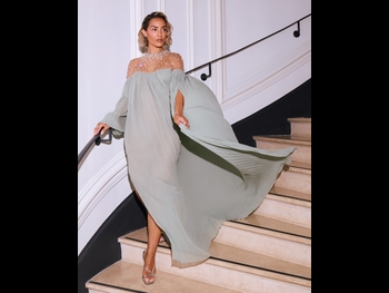  alt="Frankie Bridge"