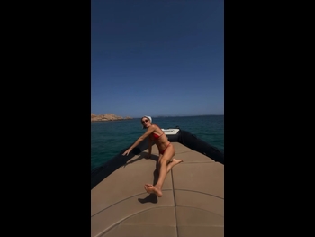  alt="Julianne Hough"
