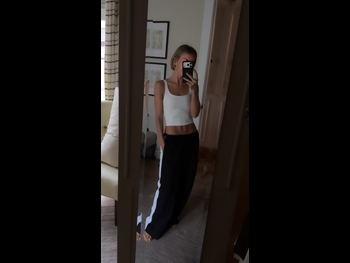  alt="Julianne Hough"