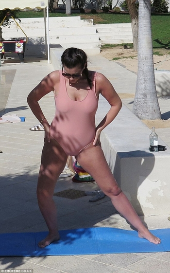 Imogen Thomas (I)