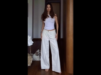 alt="Izabella Krzan"