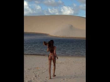  alt="Izabel Goulart"