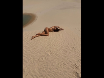  alt="Izabel Goulart"
