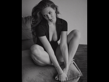  alt="Scarlett Howard"