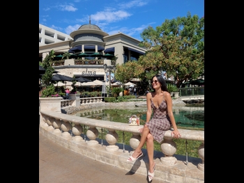  alt="Luna Mansour"