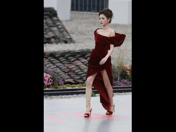  alt="Yuxi Zhang"