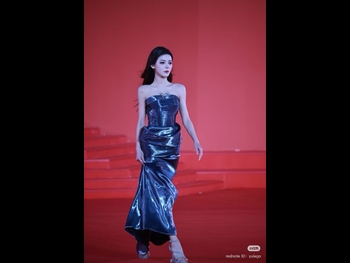  alt="Yuxi Zhang"