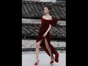  alt="Yuxi Zhang"