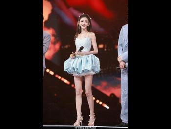  alt="Yuxi Zhang"