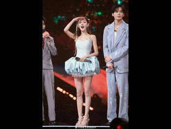  alt="Yuxi Zhang"