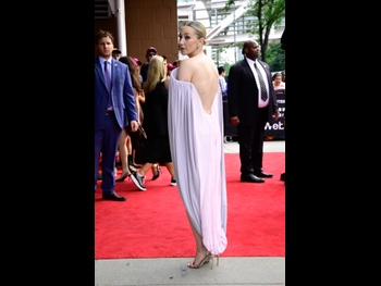  alt="Carrie Coon"