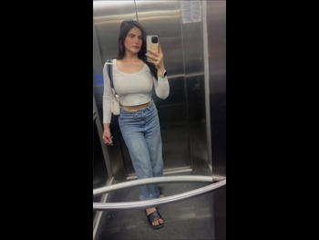  alt="Zareen Khan"