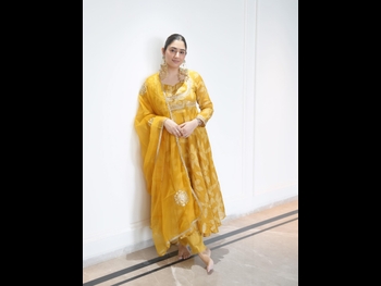  alt="Disha Parmar"