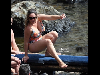  alt="Kelly Brook"
