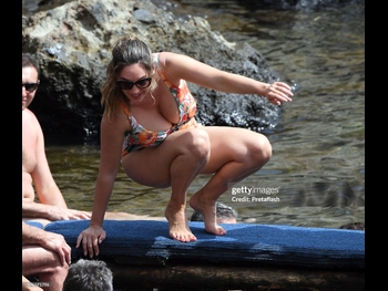  alt="Kelly Brook"