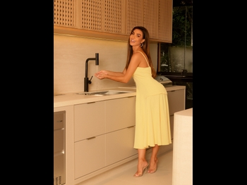  alt="Nicole Bahls"