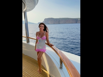  alt="Nicole Bahls"