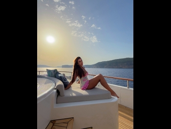  alt="Nicole Bahls"