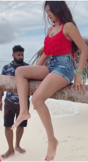 Nidhhi Agerwal