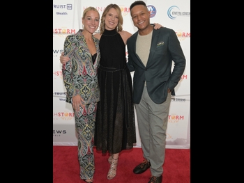  alt="Lindsay Czarniak"