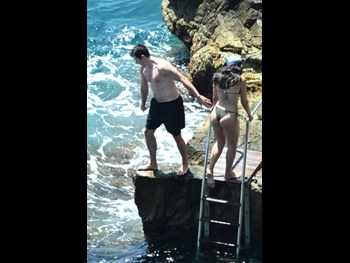  alt="Dua Lipa"