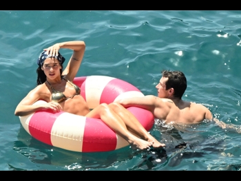  alt="Dua Lipa"