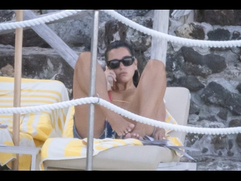 alt="Dua Lipa"