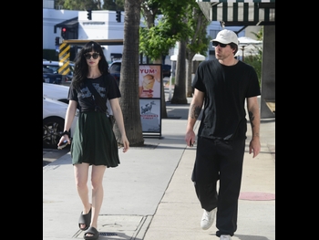  alt="Krysten Ritter"