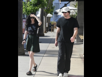  alt="Krysten Ritter"