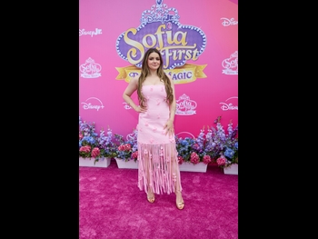  alt="Ariel Winter"